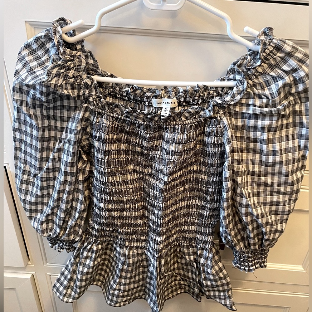Max Studio summer top